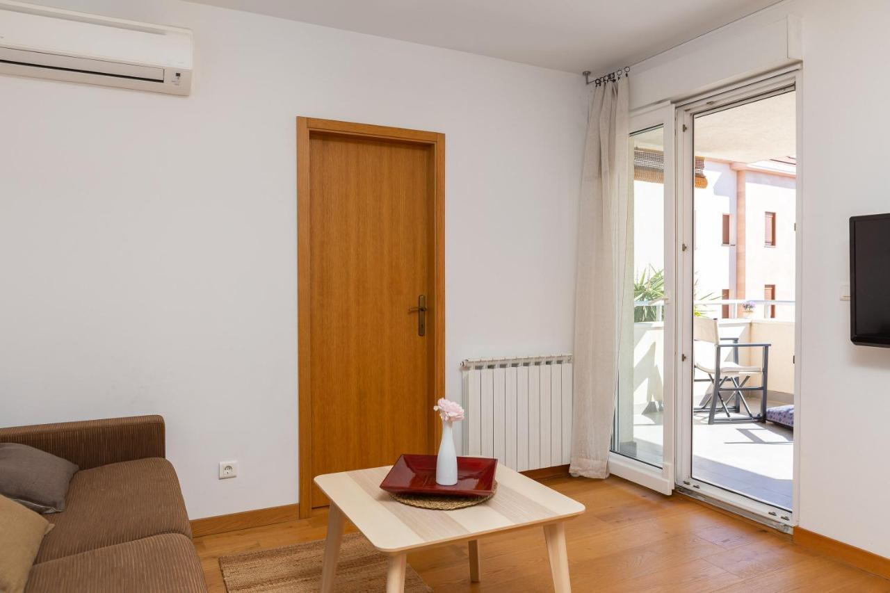 Modern Apt With Terrace 4 Min Walk To The Beach Split Exterior foto