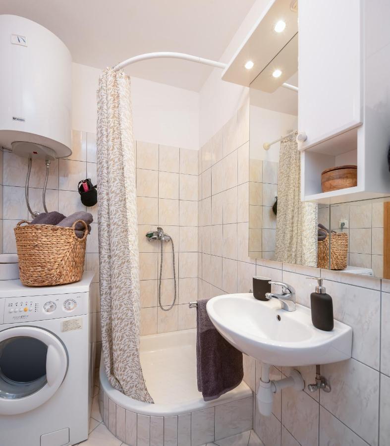 Modern Apt With Terrace 4 Min Walk To The Beach Split Exterior foto