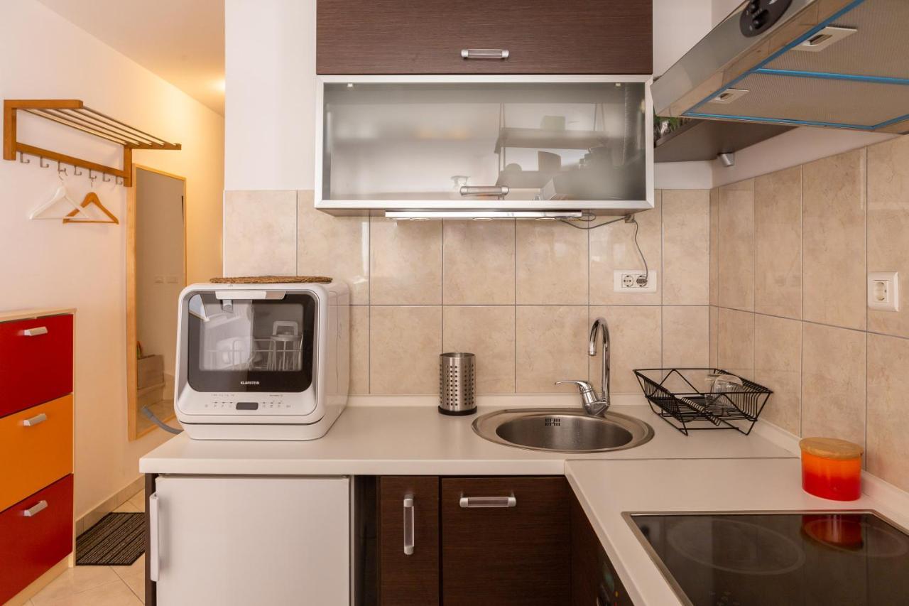 Modern Apt With Terrace 4 Min Walk To The Beach Split Exterior foto